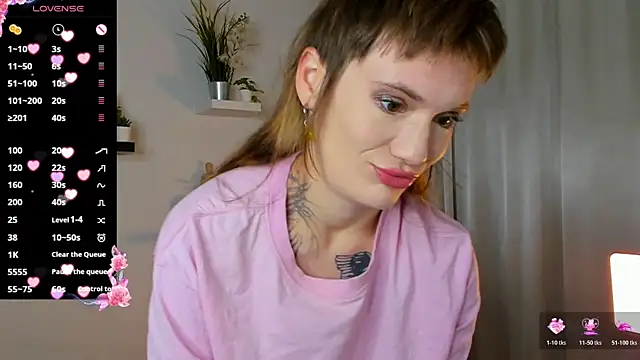 Snapshot of Fog_Foggy_Love chatting on October 19, 8:42 pm Fog Foggy Love online show from October 19, 8:42 pm