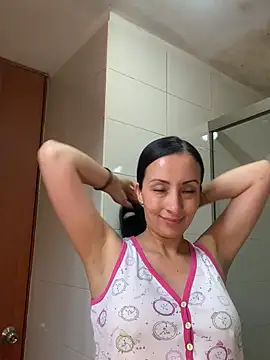 Snapshot of yaralyminjo2 chatting on December 7, 1:18 pm yaralyminjo2 online show from December 7, 1:18 pm