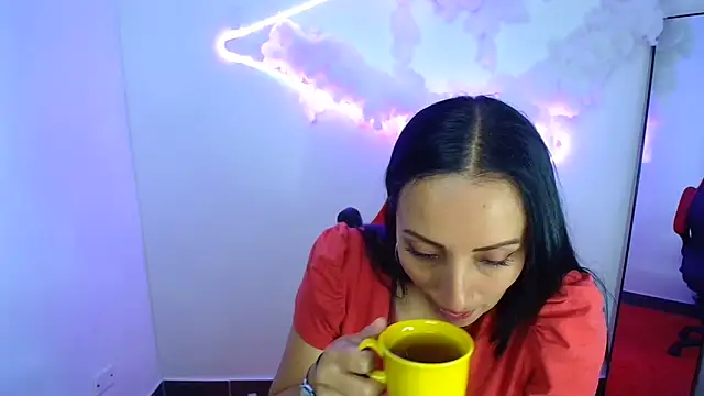 Snapshot of yaralyminjo2 chatting on January 23, 2:28 pm yaralyminjo2 online show from January 23, 2:28 pm