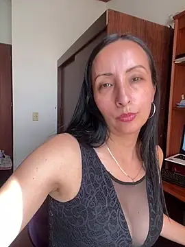 Snapshot of yaralyminjo2 chatting on February 7, 8:42 pm yaralyminjo2 online show from February 7, 8:42 pm