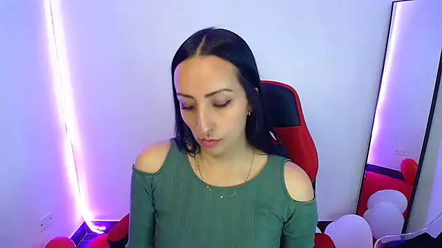 Snapshot of yaralyminjo2 chatting on February 24, 1:31 pm yaralyminjo2 online show from February 24, 1:31 pm