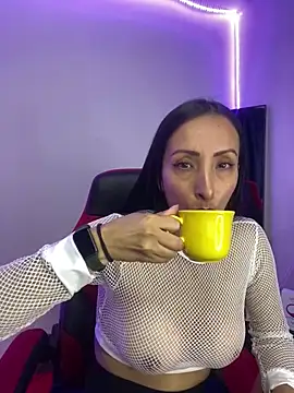 Snapshot of yaralyminjo2 chatting on March 4, 2:10 pm yaralyminjo2 online show from March 4, 2:10 pm