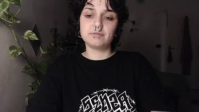 Snapshot of kinkyspirali chatting on February 1, 9:13 pm kinkyspirali online show from February 1, 9:13 pm