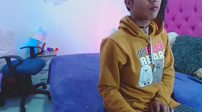 Snapshot of AlexaFontana chatting on March 12, 9:44 am AlexaFontana online show from March 12, 9:44 am