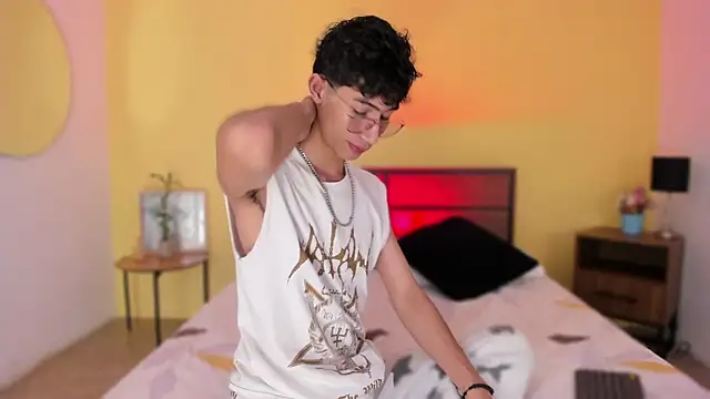 novaybrian online show from December 5, 3:37 am