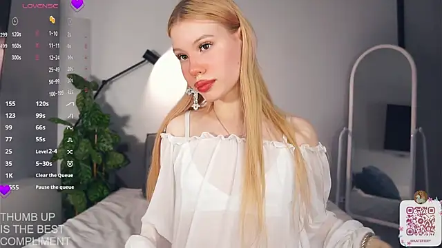 Snapshot of ZaraDudley chatting on March 6, 6:26 pm ZaraDudley online show from March 6, 6:26 pm
