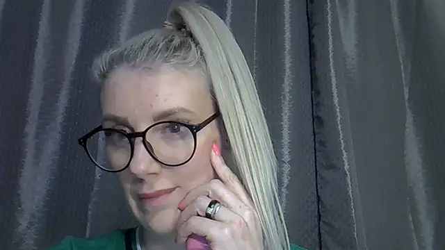 Snapshot of Pabonya91 chatting on March 15, 10:33 pm Pabonya91 online show from March 15, 10:33 pm