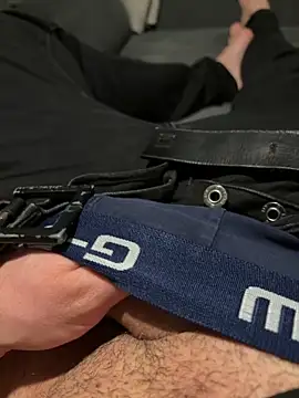 Snapshot of mrniceguy198 chatting on February 24, 7:56 pm mrniceguy198 online show from February 24, 7:56 pm