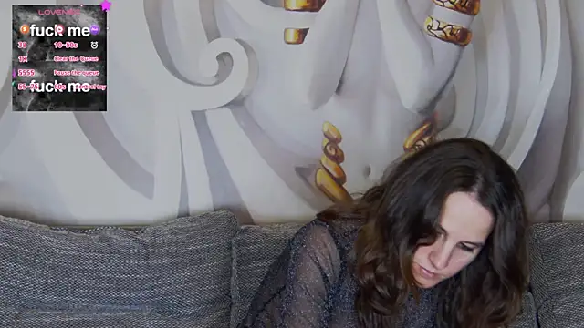 hailey peach online show from February 9, 6:05 pm