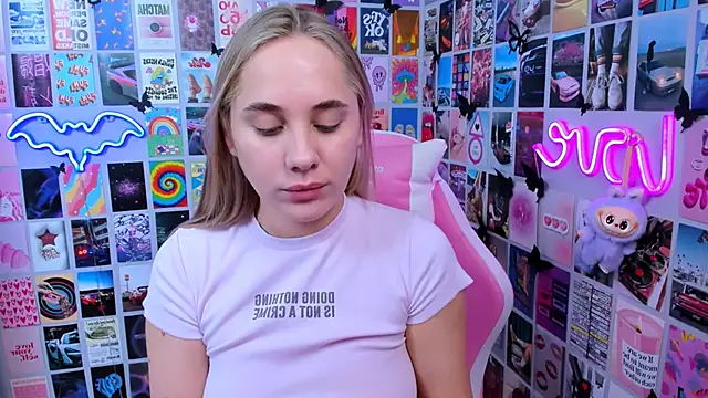 MiaMilas online show from December 17, 11:38 am