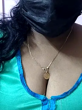 Snapshot of mallu-sumi chatting on April 22, 6:31 pm mallu-sumi online show from April 22, 6:31 pm
