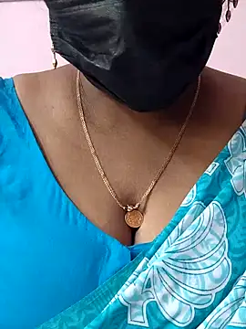 Snapshot of mallu-sumi chatting on April 28, 8:41 am mallu-sumi online show from April 28, 8:41 am