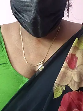 Snapshot of mallu-sumi chatting on May 1, 9:14 am mallu-sumi online show from May 1, 9:14 am