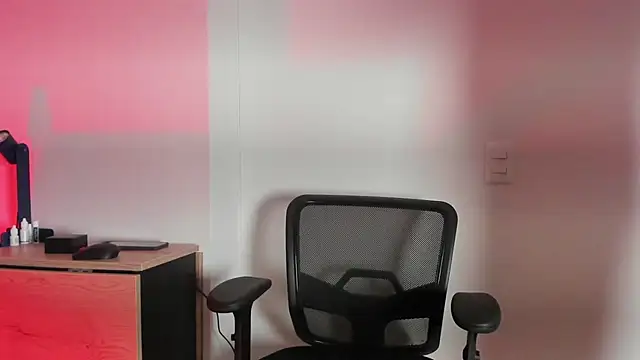 Snapshot of pablo-rincon95 chatting on February 14, 11:10 am pablo-rincon95 online show from February 14, 11:10 am