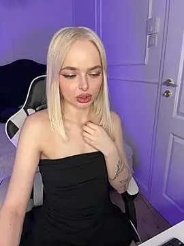 horny blondiee online show from March 19, 6:34 pm