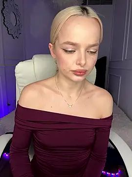 horny blondiee online show from January 17, 5:38 pm