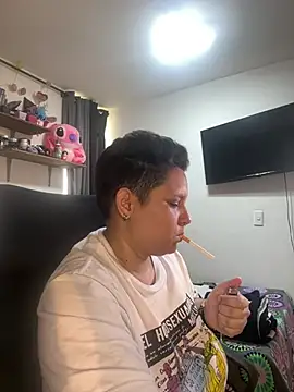 Snapshot of Mabelydani chatting on July 26, 6:48 pm Mabelydani online show from July 26, 6:48 pm