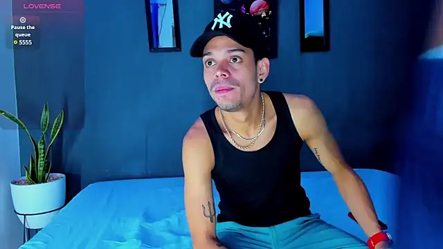 Friendsofeverything  online show from February 4, 1:13 am