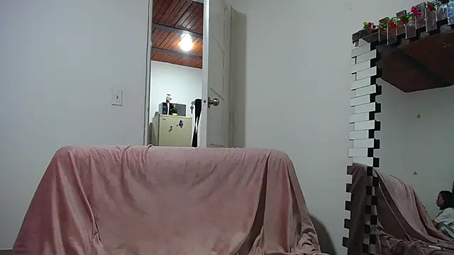 Snapshot of merlin-18 chatting on December 20, 6:08 am merlin-18 online show from December 20, 6:08 am