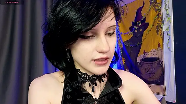 Snapshot of dark_vamp_ chatting on December 4, 3:15 am dark vamp online show from December 4, 3:15 am