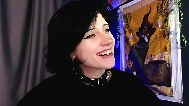 Snapshot of dark_vamp_ chatting on December 15, 9:09 pm dark vamp online show from December 15, 9:09 pm