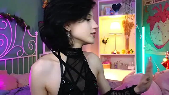 Snapshot of dark_vamp_ chatting on December 20, 9:17 pm dark vamp online show from December 20, 9:17 pm