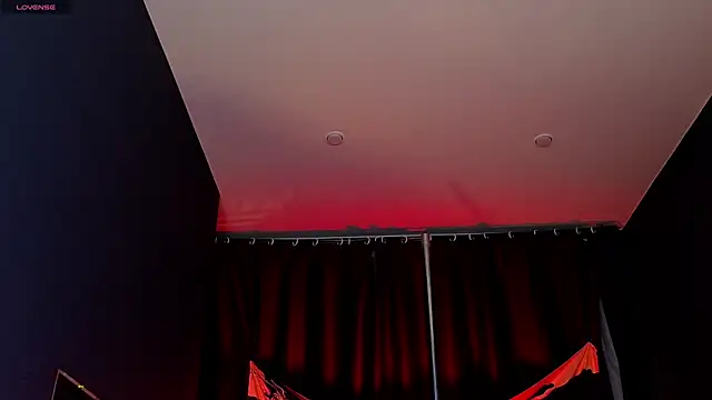 Snapshot of dark_vamp_ chatting on December 21, 1:15 am dark vamp online show from December 21, 1:15 am