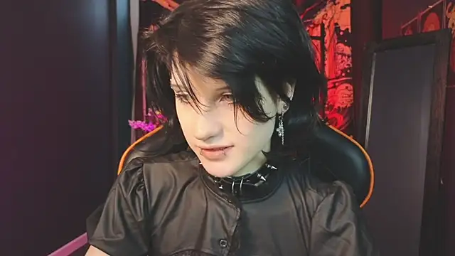 Snapshot of dark_vamp_ chatting on January 22, 12:17 pm dark vamp online show from January 22, 12:17 pm