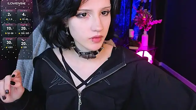 Snapshot of dark_vamp_ chatting on January 31, 12:39 am dark vamp online show from January 31, 12:39 am