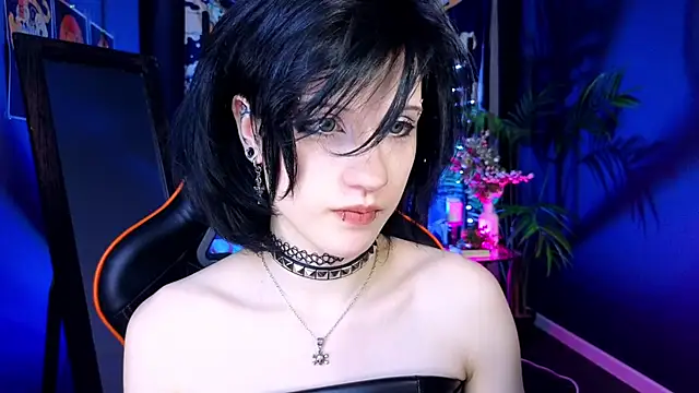 Snapshot of dark_vamp_ chatting on February 15, 2:58 am dark vamp online show from February 15, 2:58 am