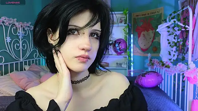 Snapshot of dark_vamp_ chatting on February 20, 11:43 pm dark vamp online show from February 20, 11:43 pm