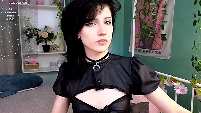 Snapshot of dark_vamp_ chatting on October 16, 5:03 pm dark vamp online show from October 16, 5:03 pm