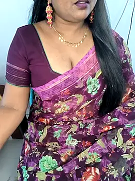 Snapshot of honey-sexy chatting on March 5, 3:46 am honey-sexy online show from March 5, 3:46 am