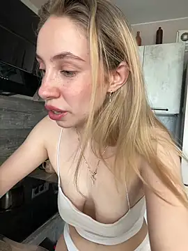 Snapshot of Kitty_Katrine chatting on April 16, 12:06 pm Kitty Katrine online show from April 16, 12:06 pm