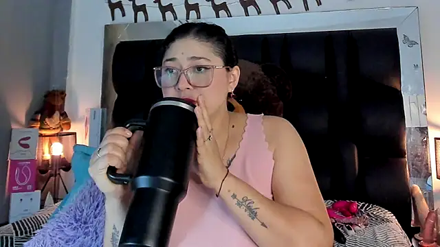 Snapshot of meikochoe chatting on December 19, 8:05 pm meikochoe online show from December 19, 8:05 pm