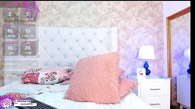 Eliza Thaylor   online show from January 4, 8:37 pm