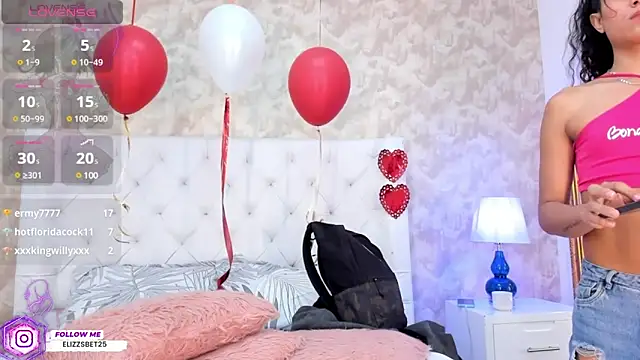 Eliza Thaylor   online show from February 26, 2:46 pm