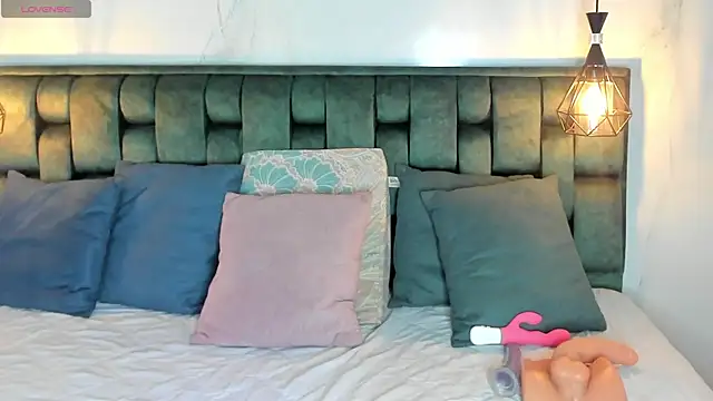 angelswets online show from February 26, 1:52 pm