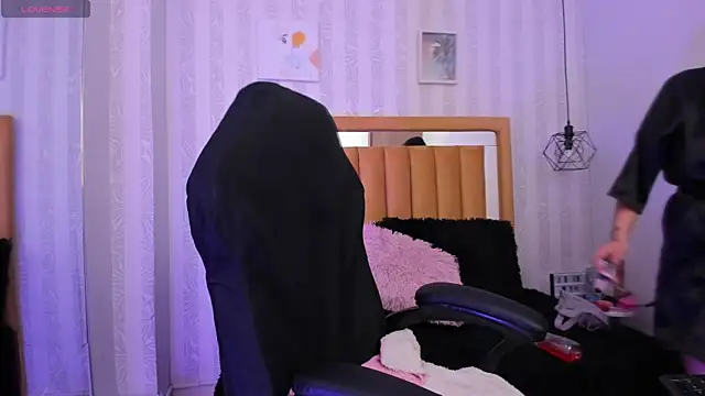 Snapshot of pettit_courtny chatting on October 10, 9:03 pm pettit courtny online show from October 10, 9:03 pm