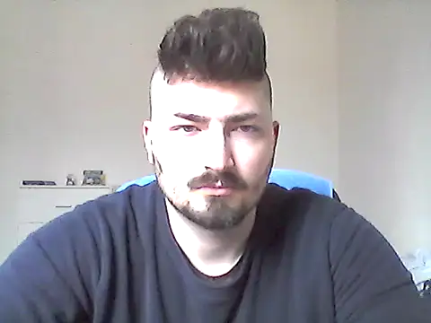 Snapshot of Hkl95555 chatting on February 15, 10:36 am Hkl95555 online show from February 15, 10:36 am