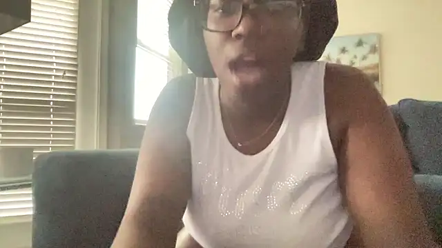 AveryJ99 online show from April 6, 8:21 pm