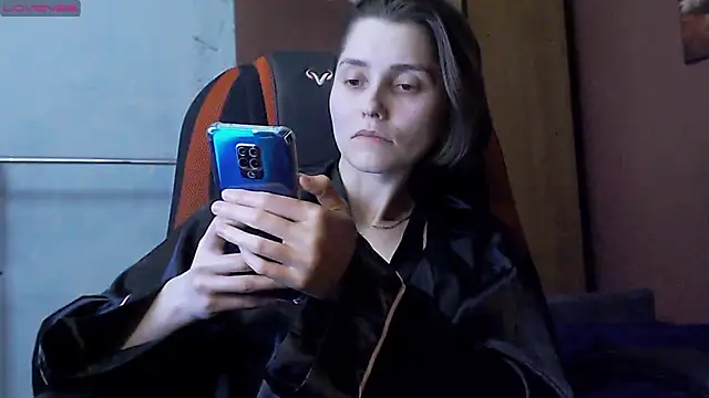 womanstrong78 online show from March 3, 4:24 pm