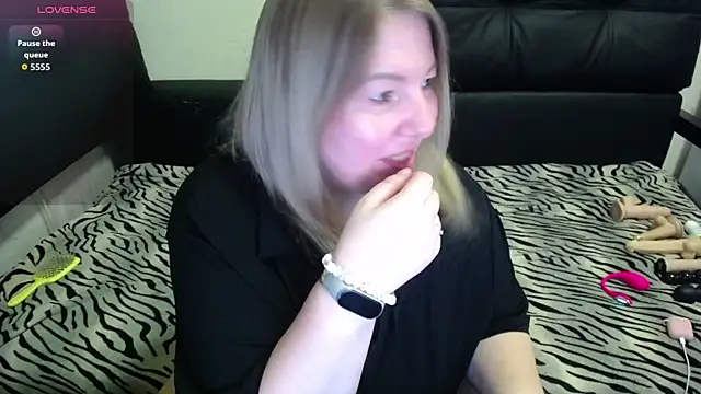 Snapshot of MARGARET_gem chatting on June 26, 6:51 am MARGARET gem online show from June 26, 6:51 am