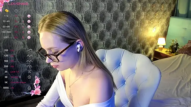Snapshot of Carol__Cox chatting on December 28, 2:33 am Carol Cox online show from December 28, 2:33 am