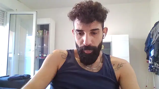 Snapshot of cankaraa96 chatting on September 20, 10:05 am cankaraa96 online show from September 20, 10:05 am