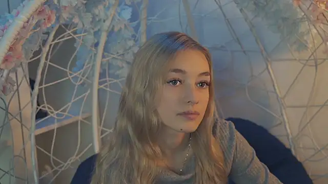 Snapshot of FlairCunard chatting on December 29, 8:48 pm FlairCunard online show from December 29, 8:48 pm