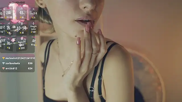 Snapshot of FlairCunard chatting on January 4, 11:59 pm FlairCunard online show from January 4, 11:59 pm