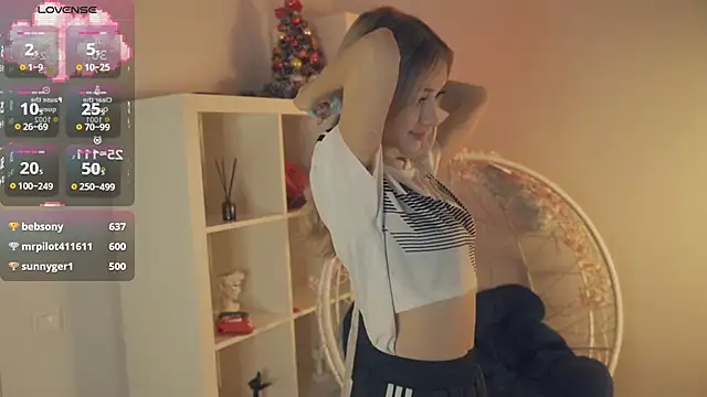 Snapshot of FlairCunard chatting on January 13, 11:49 pm FlairCunard online show from January 13, 11:49 pm