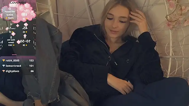 Snapshot of FlairCunard chatting on January 16, 5:44 pm FlairCunard online show from January 16, 5:44 pm