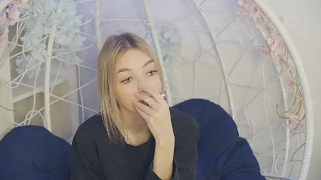 Snapshot of FlairCunard chatting on January 24, 3:13 pm FlairCunard online show from January 24, 3:13 pm